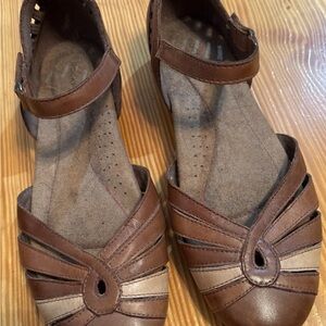 SUPER comfy and adorable flats